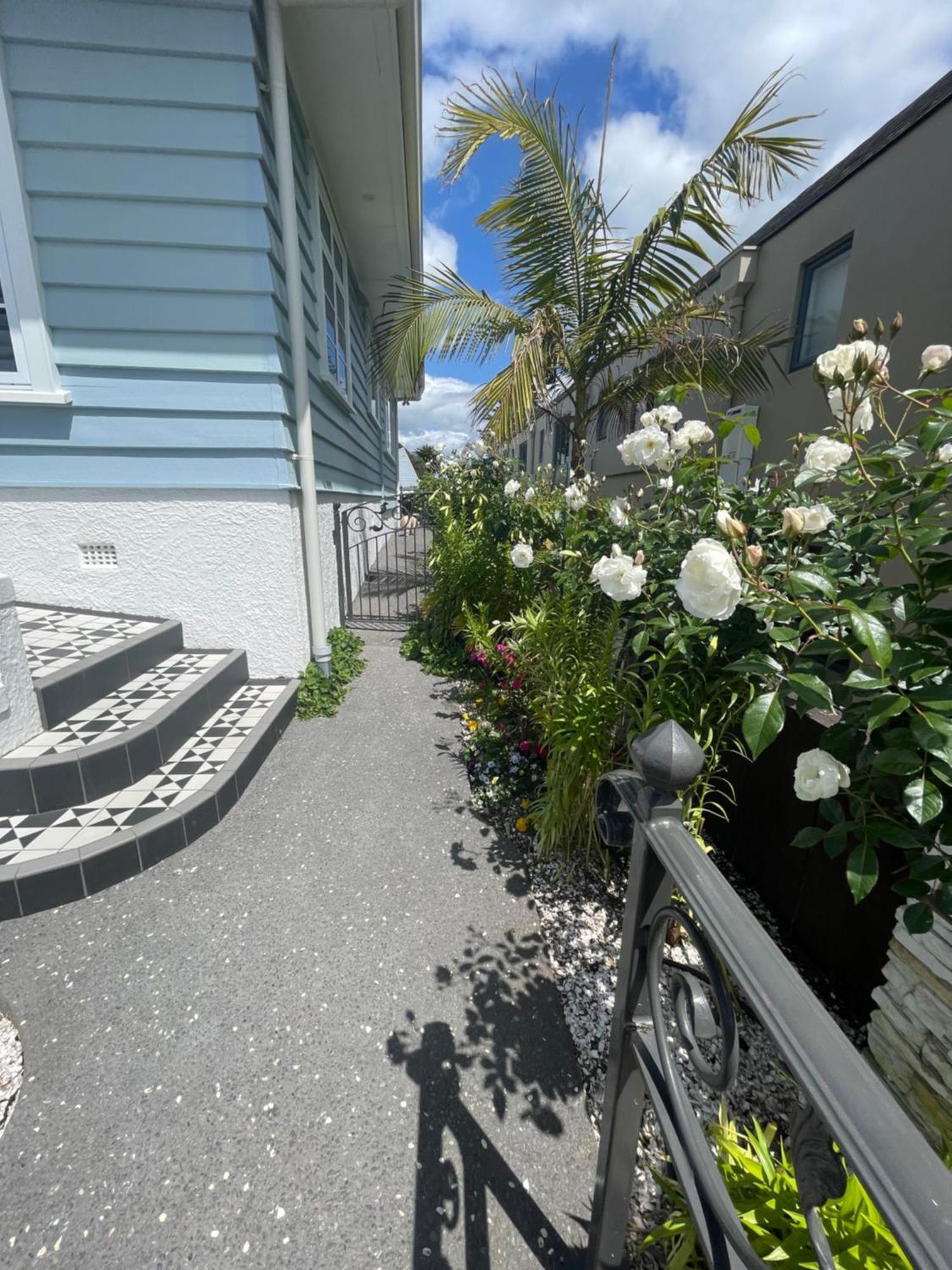 Downtown Mount Cottage Mount Maunganui Exterior photo